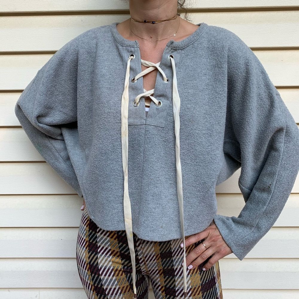 Zara gray v-neck, drawstring, cropped, bat sleeve, great condition, size Small